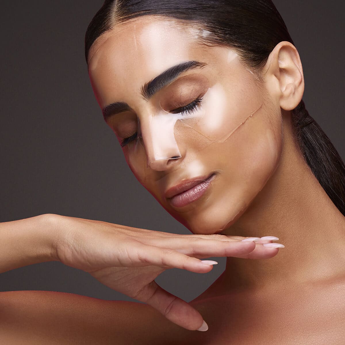 CurrentBody Skin LED Light Therapy Mask & Hydrogel Face Masks (10 Pack) - Image 4